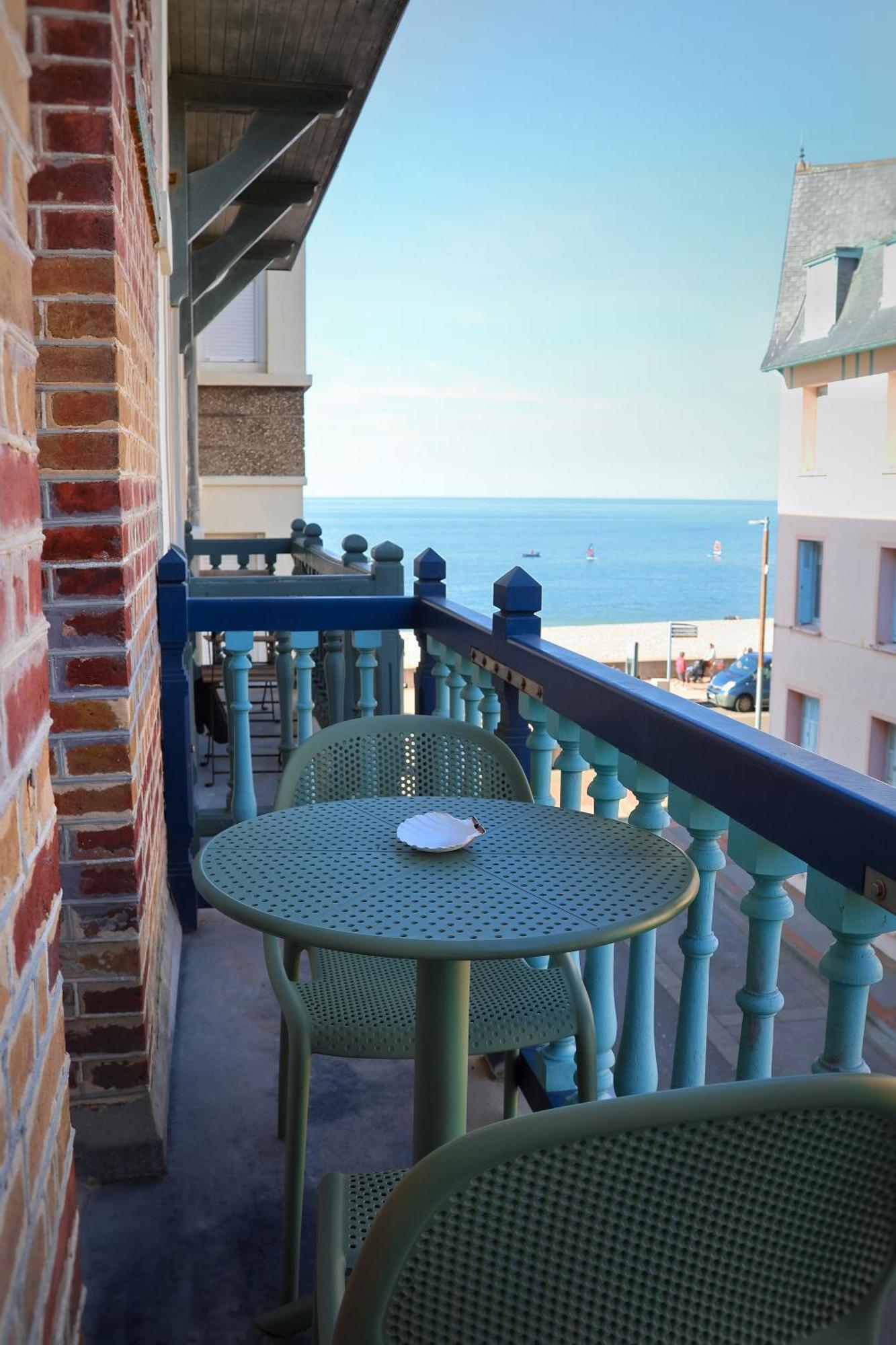 Le 8 ∙ Appartement Cosy Avec Balcon Vue Sur Mer Мер-ле-Бен Экстерьер фото